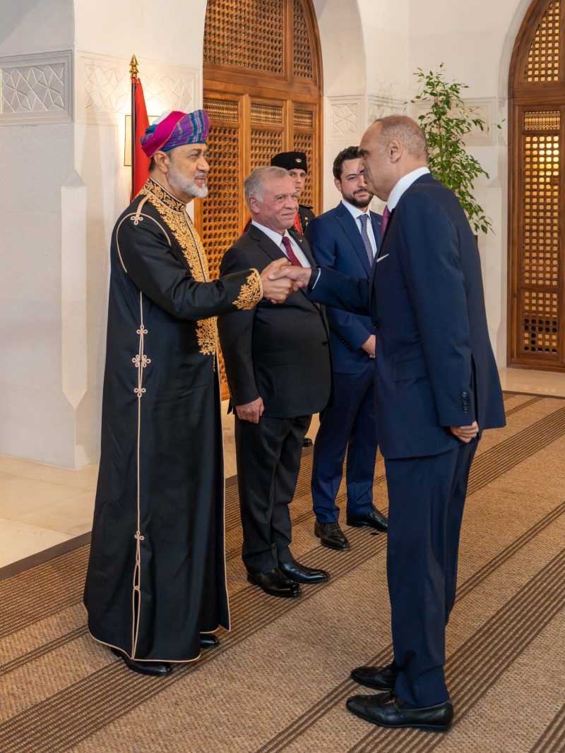 In honor of His Majesty the Sultan, the King of Jordan holds a dinner