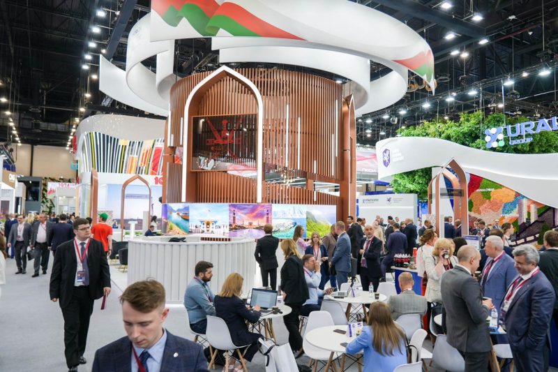 The Sultanate of Oman showcases its economic components and investment opportunities during the Saint Petersburg Economic Forum