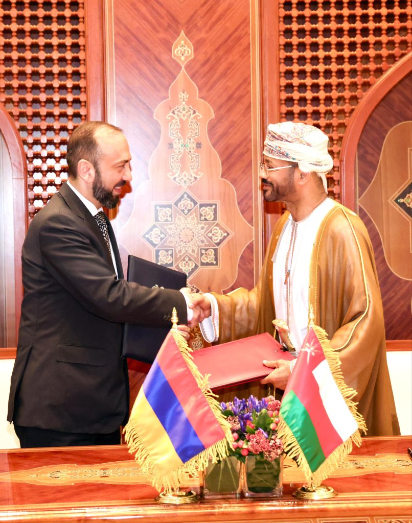 Minister reviews cooperation with Armenian counterpart