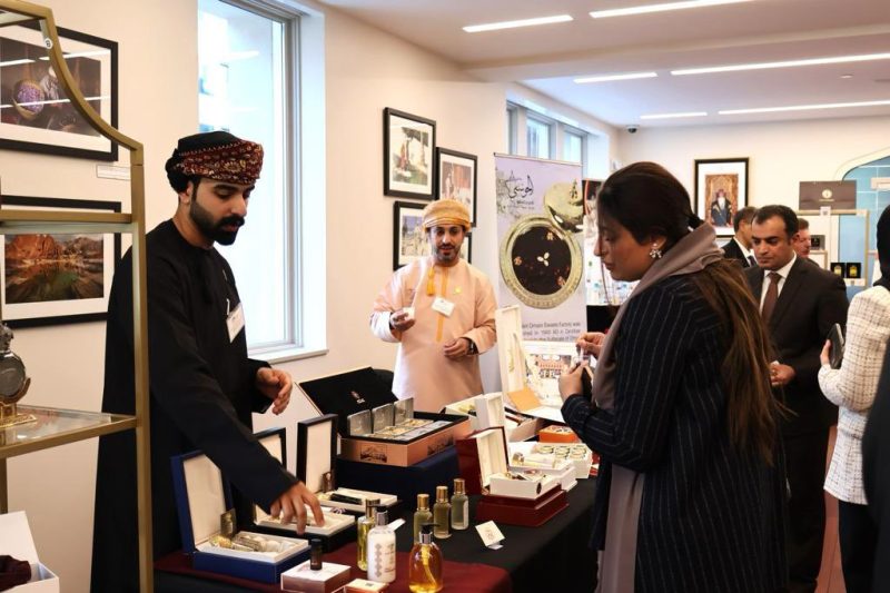 Washington: Sultan Qaboos Cultural Center hosts a modern handicrafts exhibition