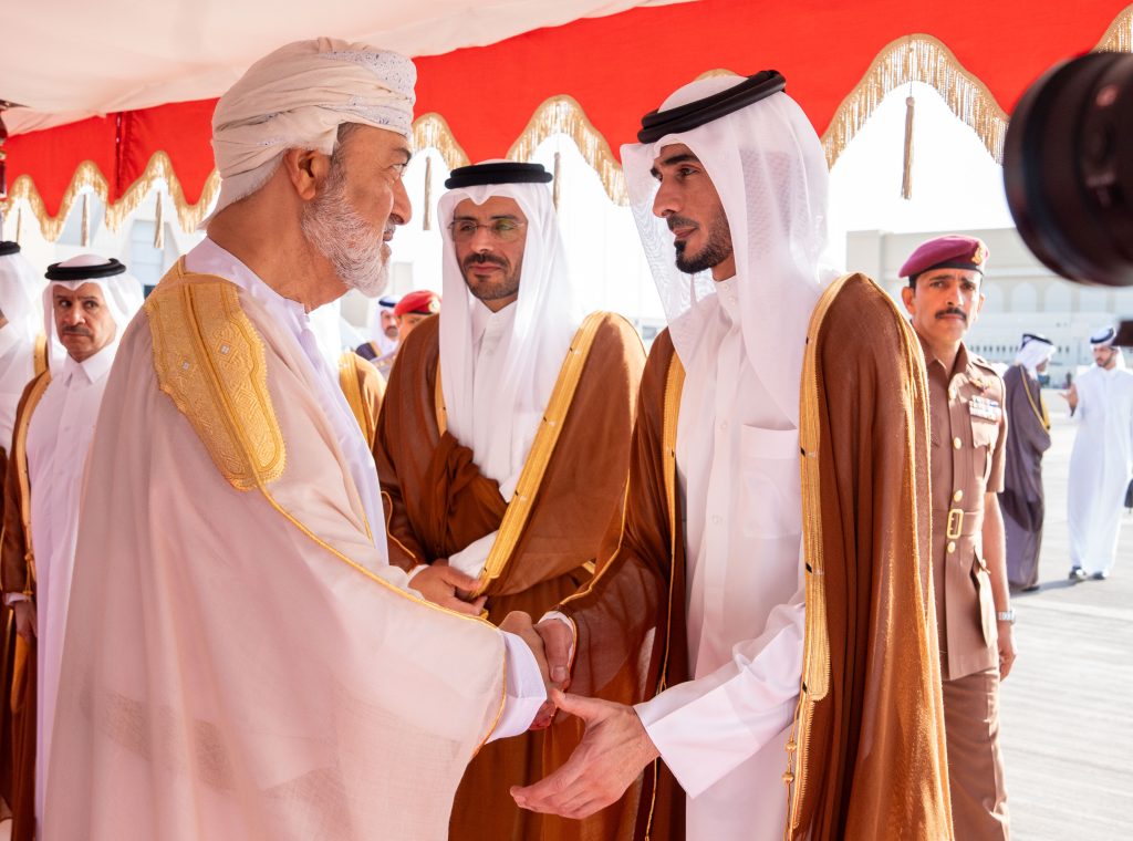 Emir of Qatar Leaves Oman