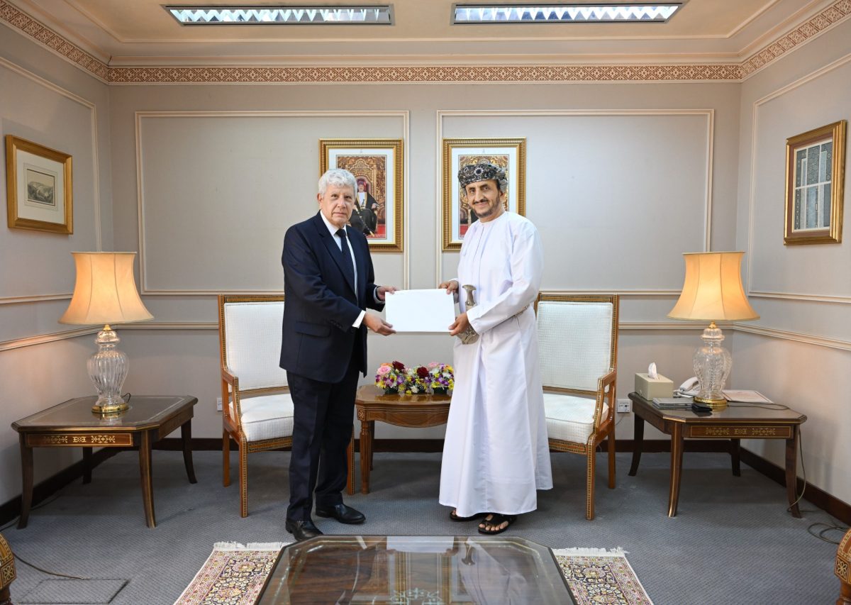 Sheikh-Khalifa-Alharthy-with-Peru-Ambassador-designate