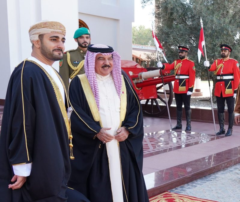 His Majesty King Hamad bin Isa Al Khalifa, King of the Kingdom of Bahrain, received His Highness Sayyid Dhi Yazan bin Haitham Al Said at Al Safriya Palace in the capital, Manama, this evening. During the interview, His Highness conveyed the greetings of His Majesty Sultan Haitham