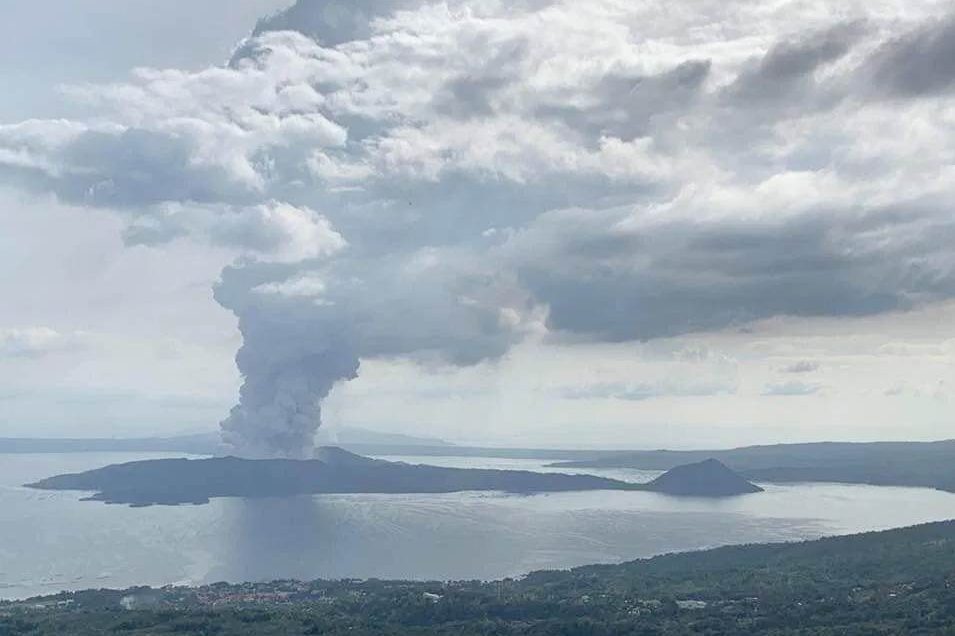 taal-volcano-eruption