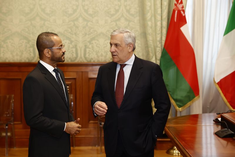 وزير الخارجية يعقد جلسة محادثات مع نائب رئيس الوزراء ووزير الخارجية الإيطالي