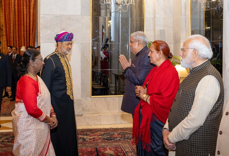 Her Excellency the President of the Republic of India holds a dinner in honor of His Majesty the Sultan