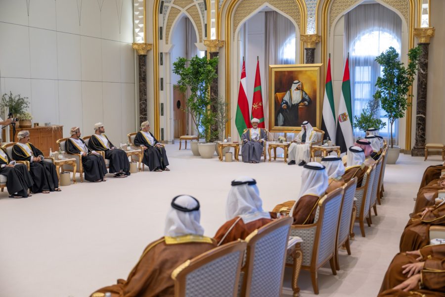 His Majesty the Sultan and His Highness the Sheikh, President of the UAE, hold an official discussion session