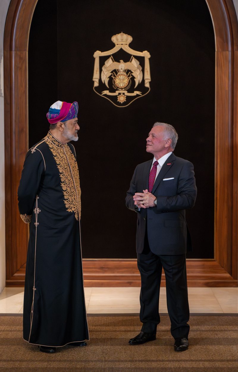 In honor of His Majesty the Sultan, the King of Jordan holds a dinner