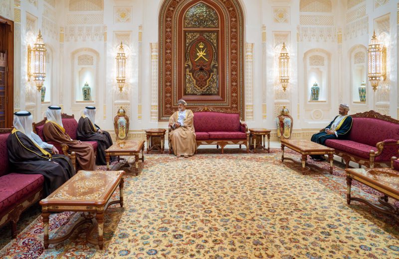 His Majesty receives the Bahraini Foreign Minister