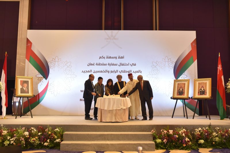 سفارات سلطنة عُمان في دكا وجاكرتا وطوكيو تحتفل بالعيد الوطني الـ54 المجيد