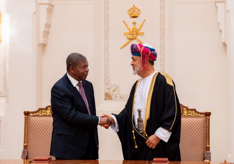 His Majesty and Angolan President preside at agreements signing