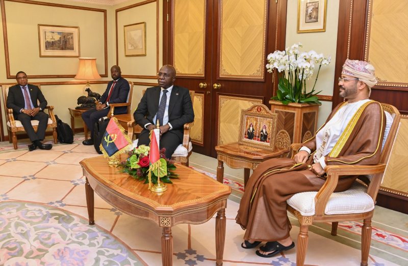 Minister meets Angolan Foreign Minister