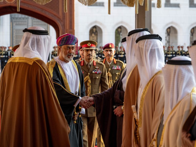 King of Bahrain arrives as honoured guest in Oman