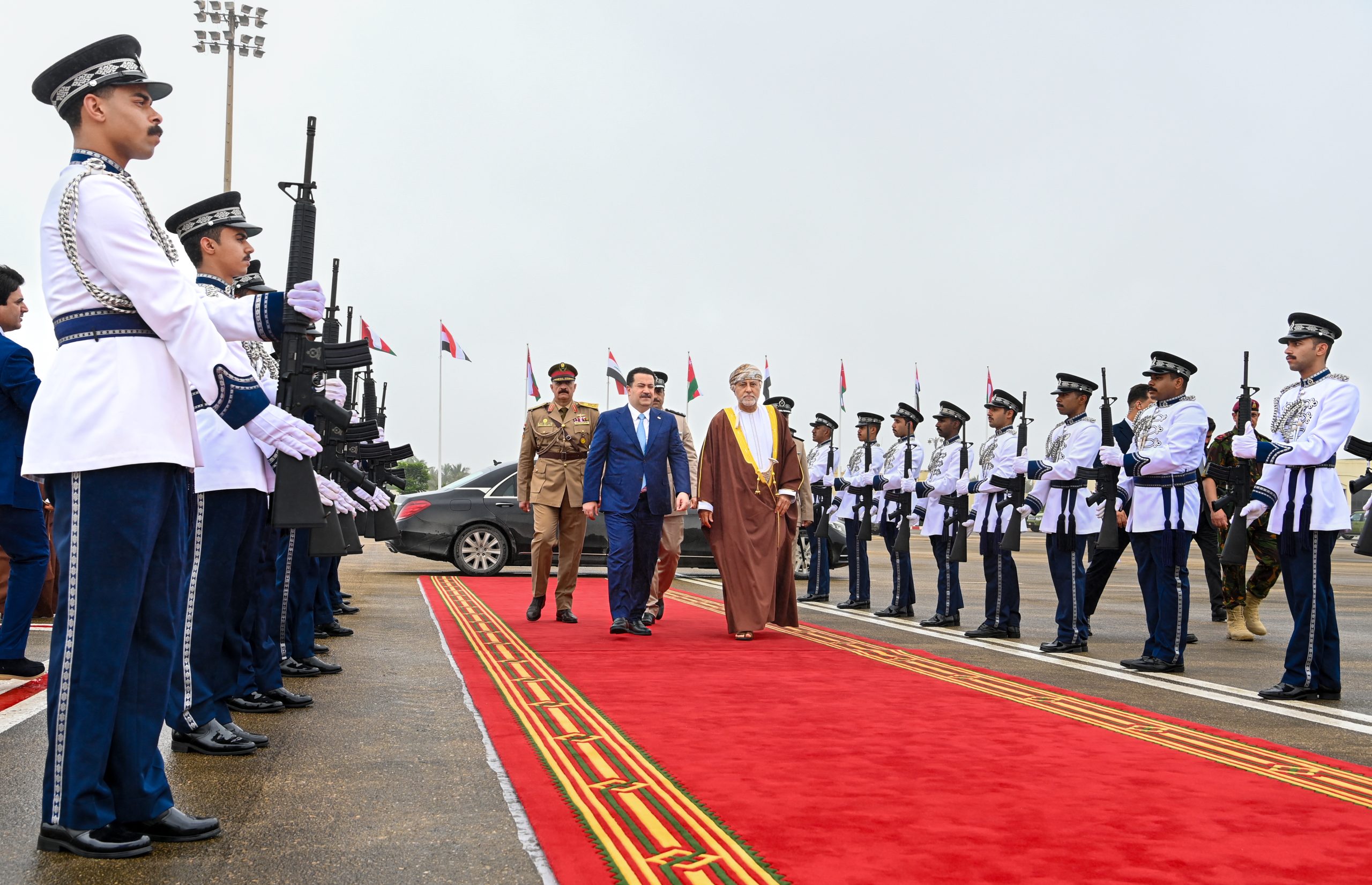 رئيسُ الوزراء العراقي يغادر البلاد