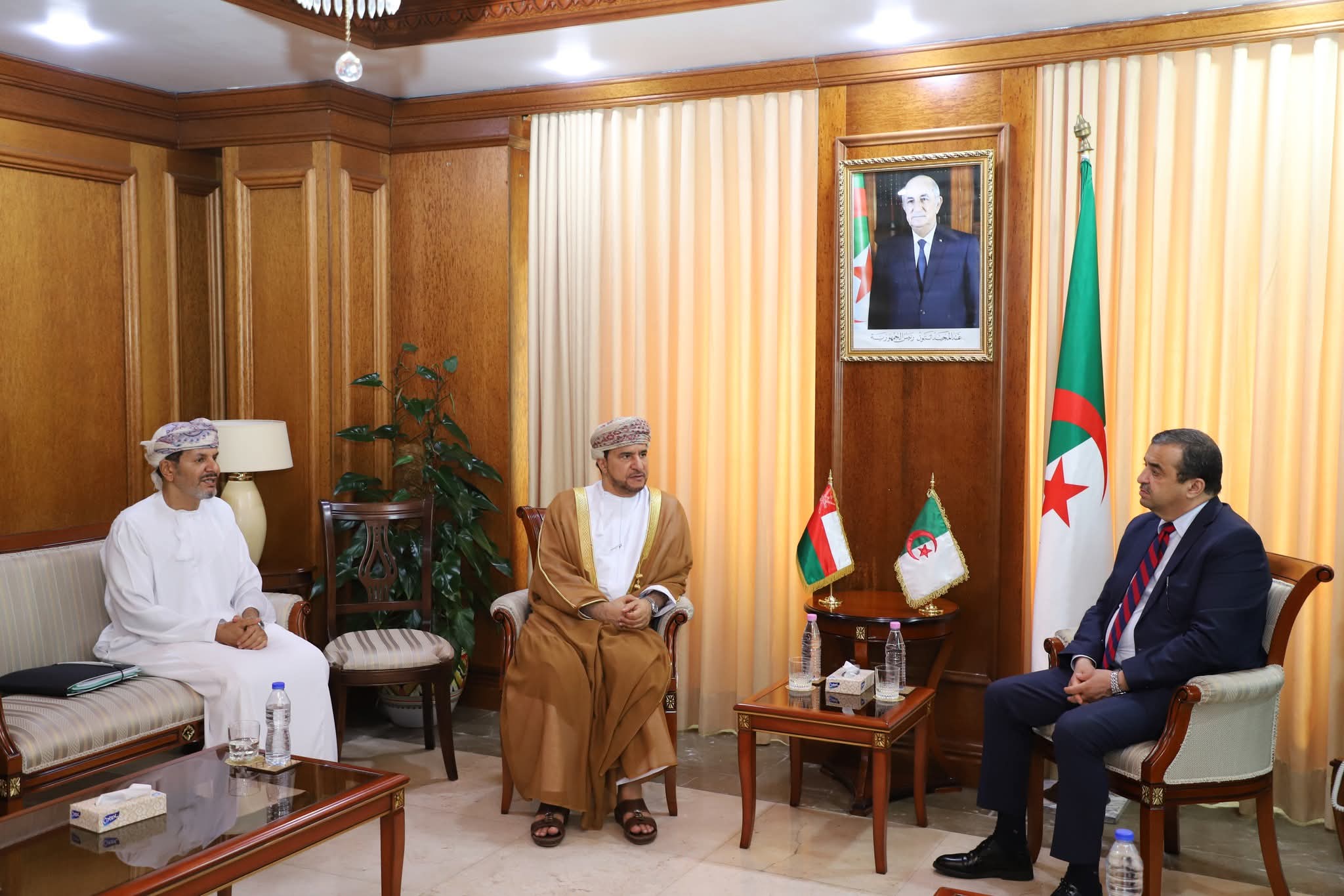 Algeria: Minister of hydrocarbons receives Oman's Ambassador