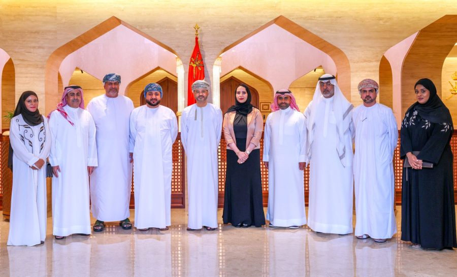 معالي السيد وزير الخارجية يستقبل رئيسة جمعية الصداقة العمانية البحرينية