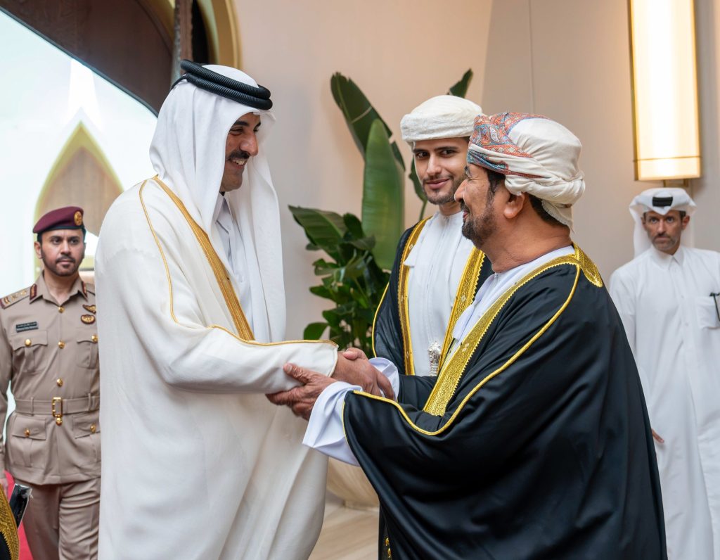 جلالة السلطان المعظم يقوم بزيارة أخوية لدولة قطر