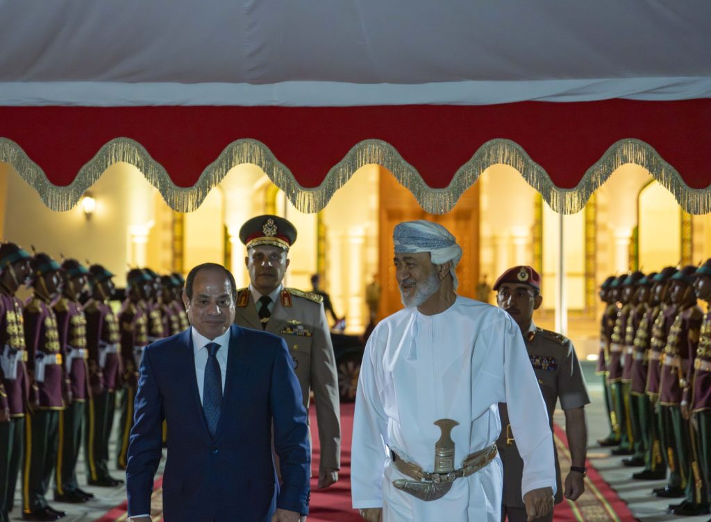الرئيسُ المصريُّ يغادر البلاد