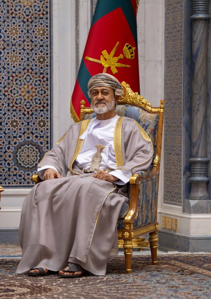 جلالةُ السُّلطان والرئيسُ المصري يعقدان لقاءً أخويًّا