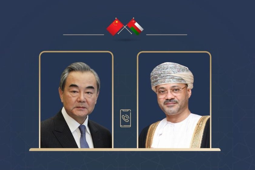 Sayyid-Badr-talks-with-Chinese-Foreign-Minister