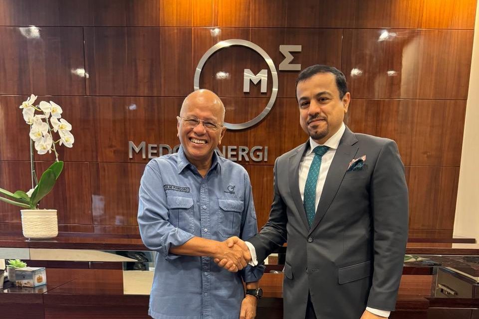 Indonesia: The Ambassador of the Sultanate of Oman meets with the President of Medco Energy