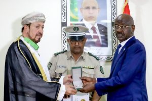 The Mauritanian President awards the Ambassador of the Sultanate of Oman the “Commander” Medal