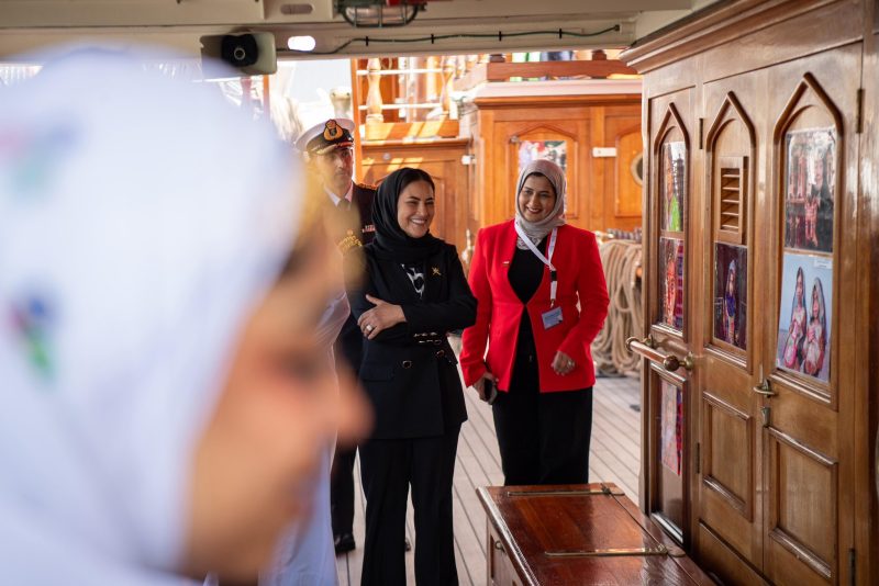 الدنمارك: سفيرة سلطنة عمان تستقبل السفينة شباب عمان الثانية