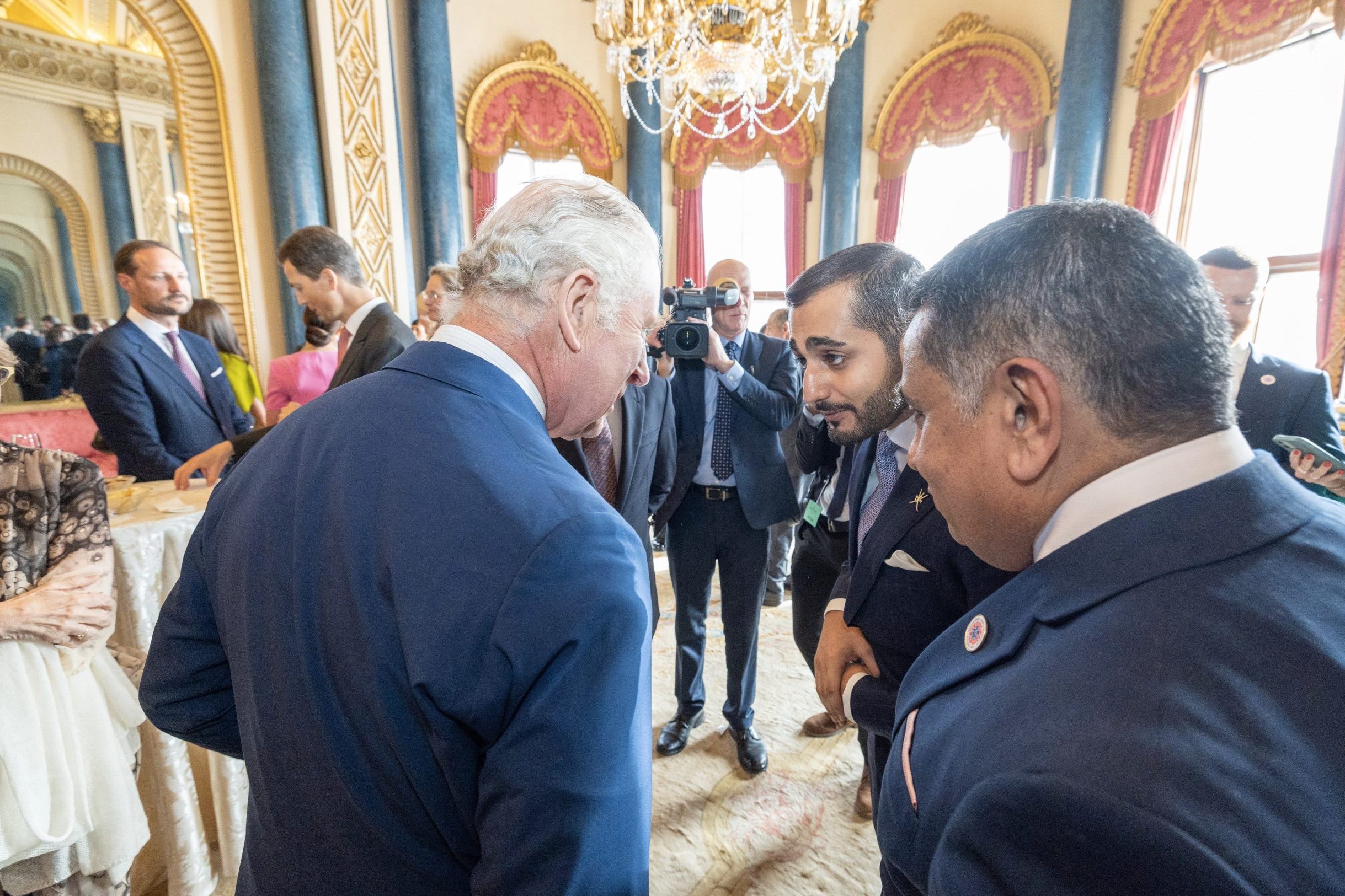 HH-Sayyid-Theyazin-with-KIng-Charles-at-Reception