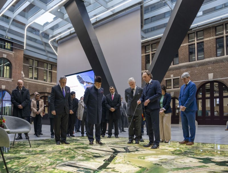 His Majesty visits Port of Antwerp