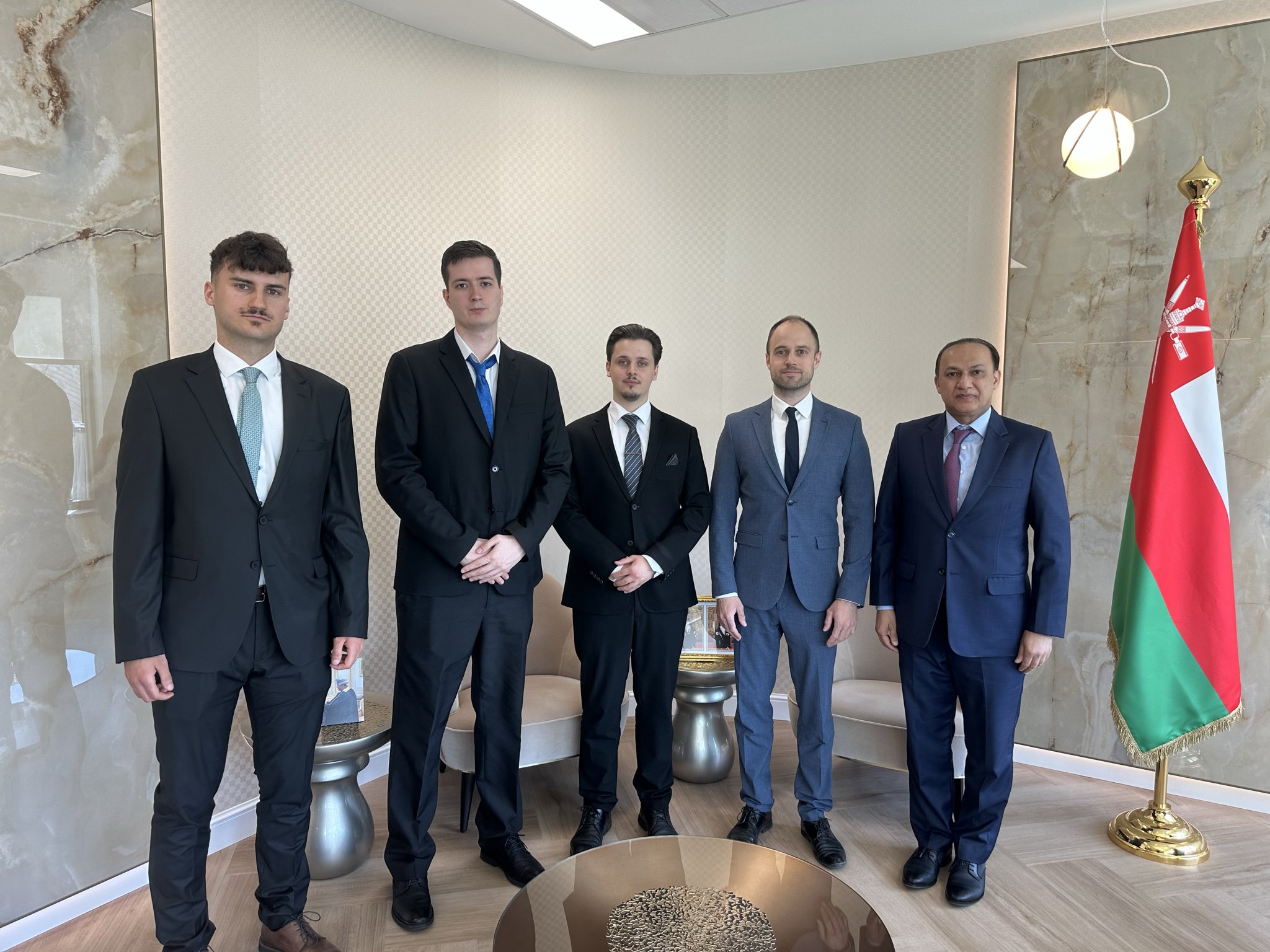 Hungary: Ambassador receives officials from the Ministries of Defence and Economy