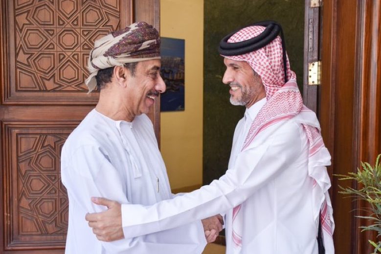 مصر: سفير سلطنة عمان يبحث تعزيز علاقات التعاون مع نظيره القطري