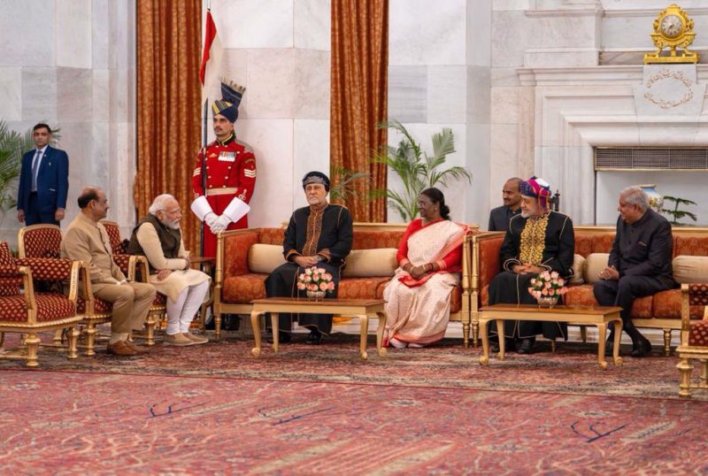 Her Excellency the President of the Republic of India receives His Majesty the Sultan