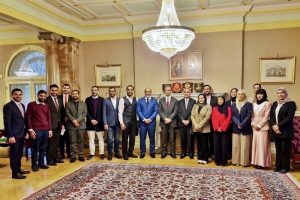 United Kingdom: Ambassador meets Royal Academy of Management participants