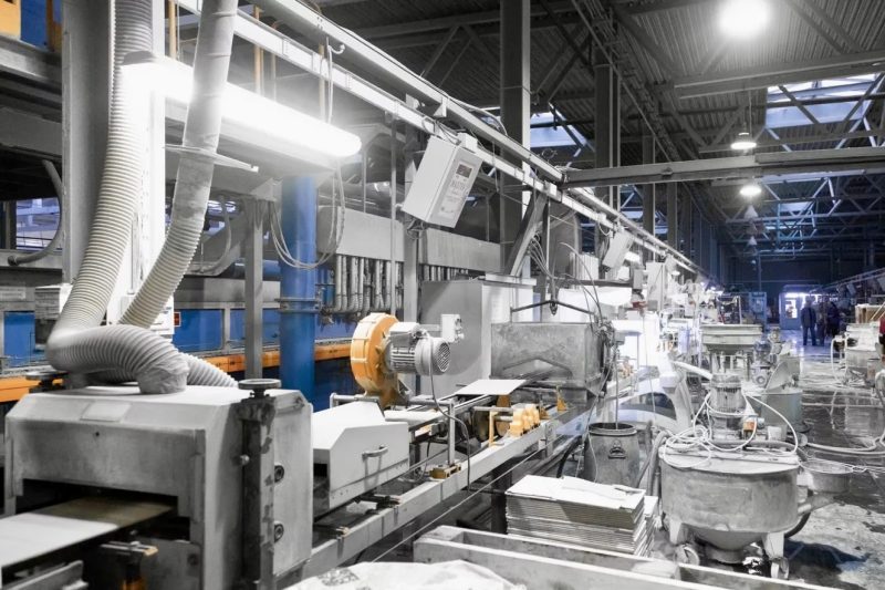 صورة لأحد المصانع العُمانية المحلية