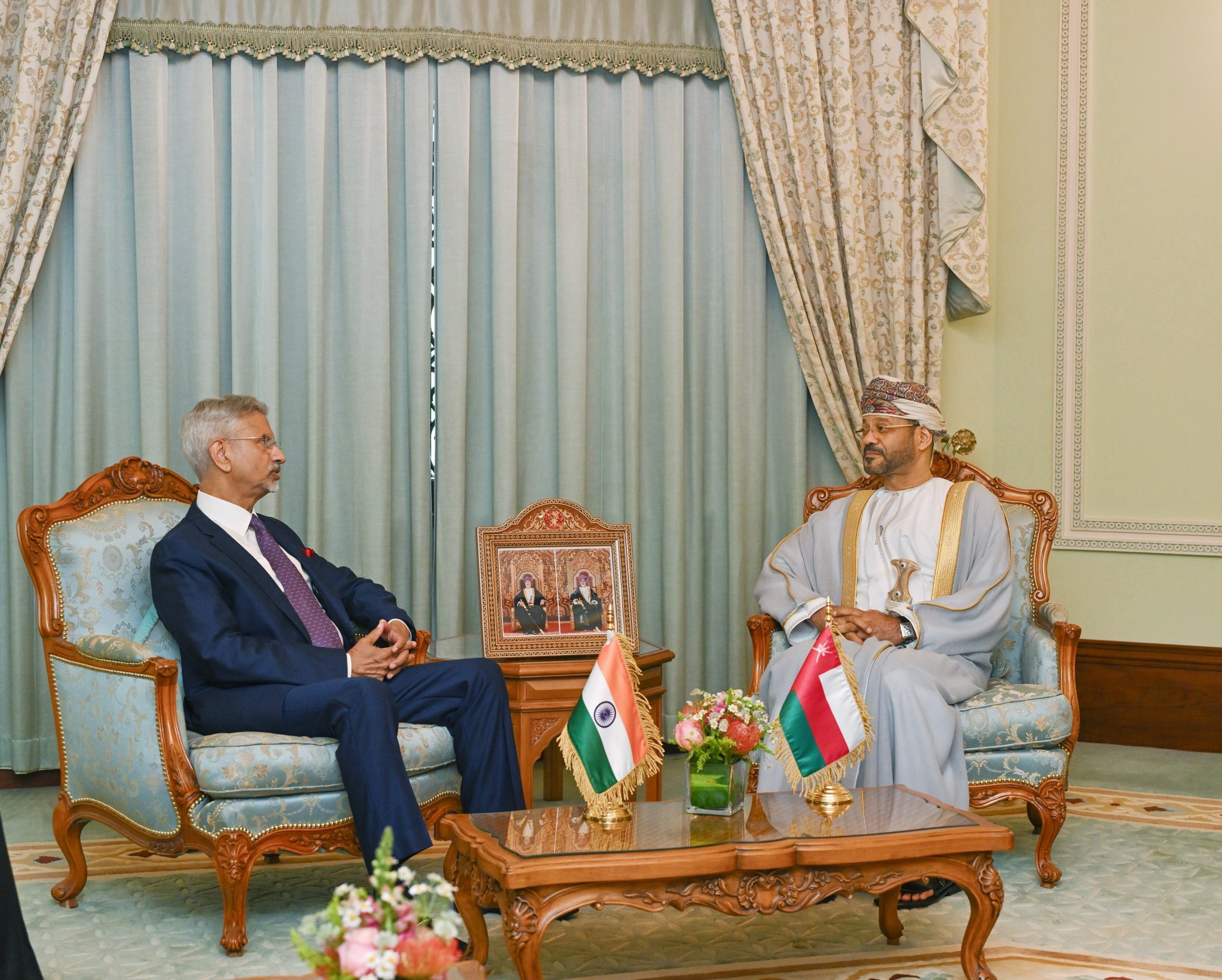 Minister discusses cooperation with Indian counterpart