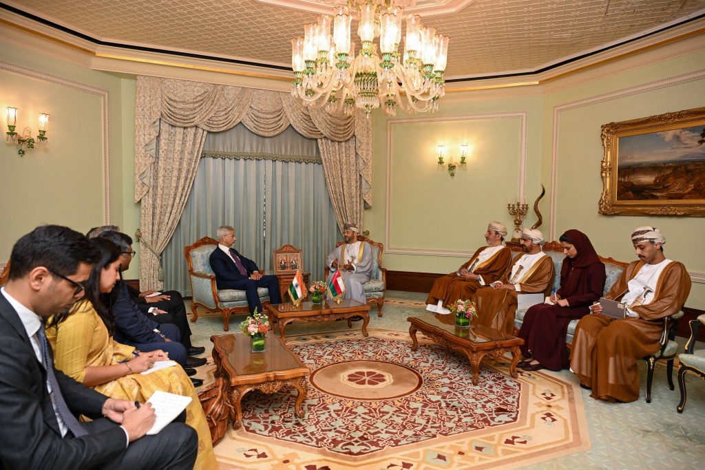 Minister discusses cooperation with Indian counterpart