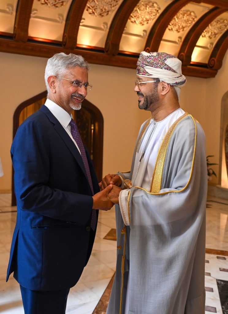 Minister discusses cooperation with Indian counterpart