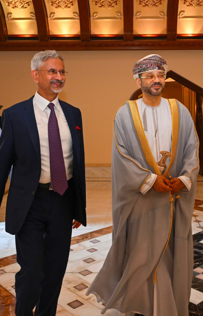 Minister discusses cooperation with Indian counterpart