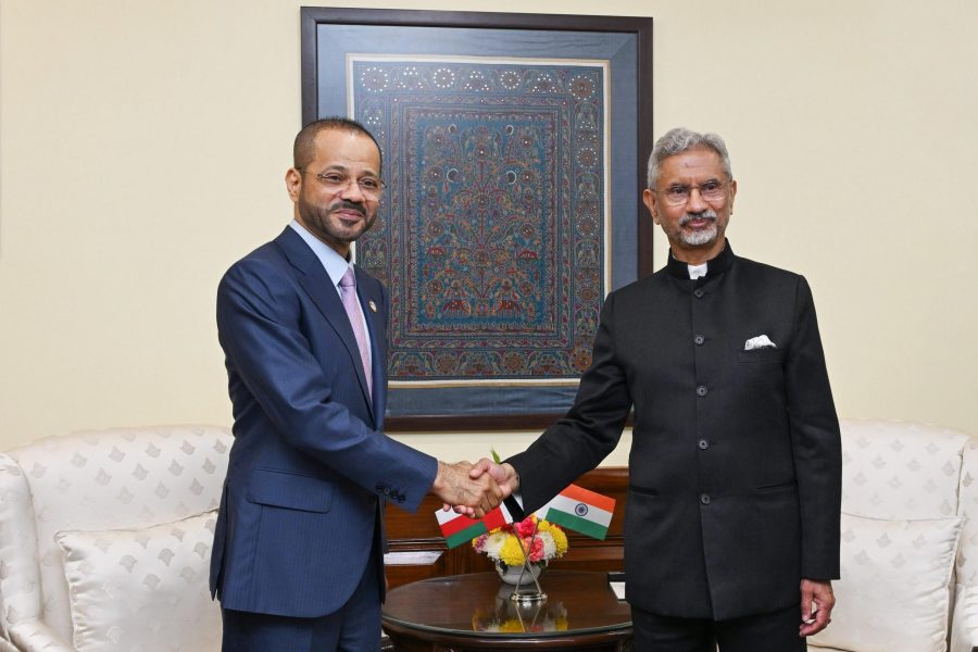 Minister meets Indian counterpart