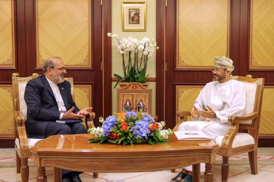 Foreign Minister receives two written messages from Iranian counterpart