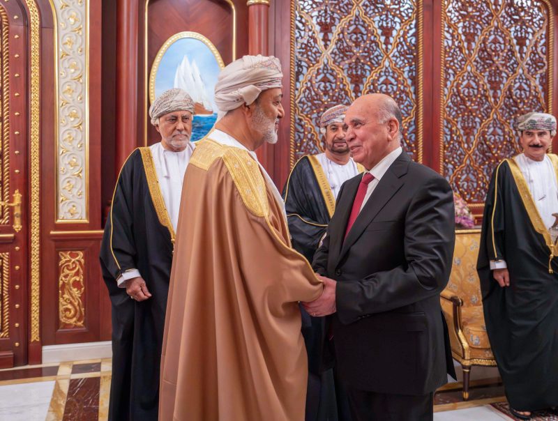 جلالةُ السُّلطان المُعظّم يستقبل رئيس الوزراء العراقي