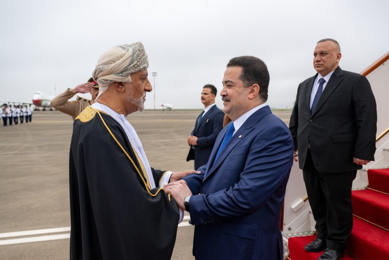 جلالةُ السُّلطان المُعظّم يستقبل رئيس الوزراء العراقي