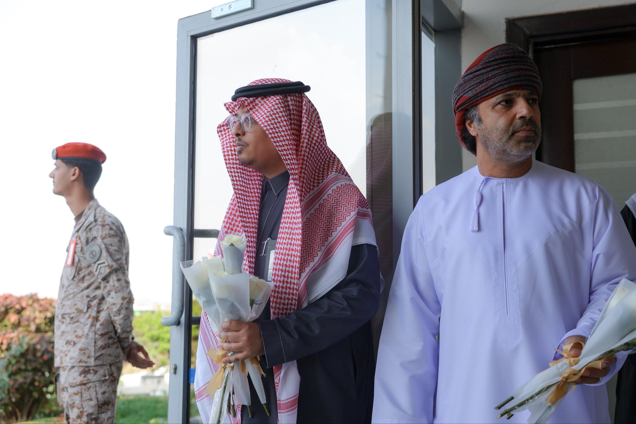 Jeddah: Consul General receives Oman Air’s first flight to Taif