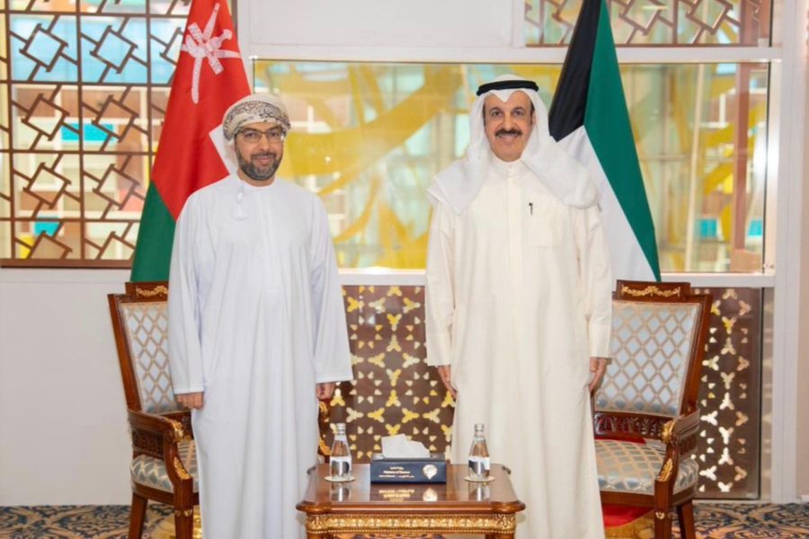 الكويت: وزير المالية يستقبل سفير سلطنة عمان