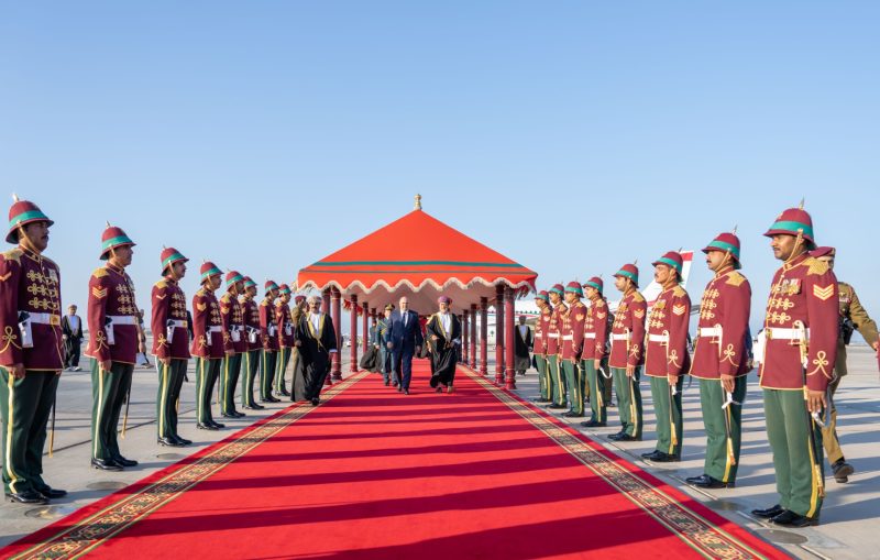 الرئيس اللبناني يصل إلى سلطنة عُمان