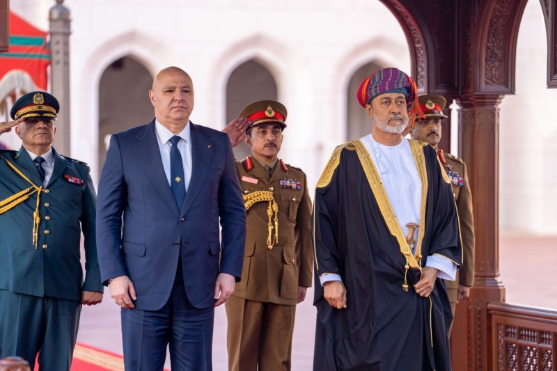 الرئيس اللبناني يصل إلى سلطنة عُمان