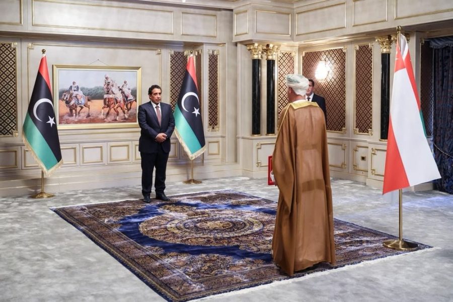 ليبيا: سفير سلطنة عُمان يقدم أوراق اعتماده