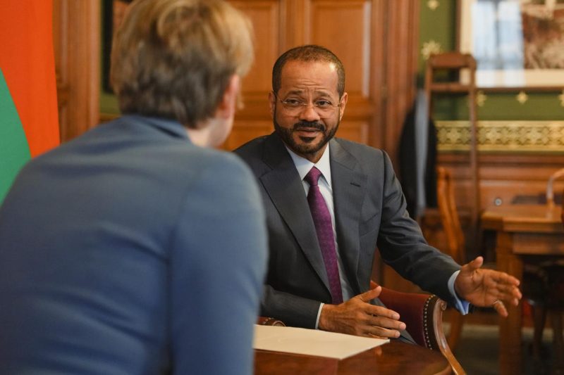 معالي السيد وزير الخارجية يلتقي نظيرته البريطانية في لندن