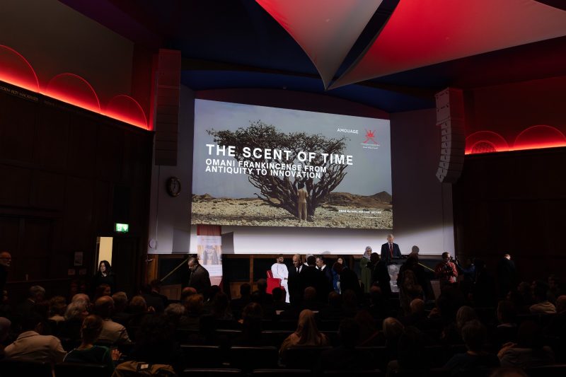 المملكة المتحدة : محاضرة عن اللبان العماني في الجمعية الجغرافية الملكية