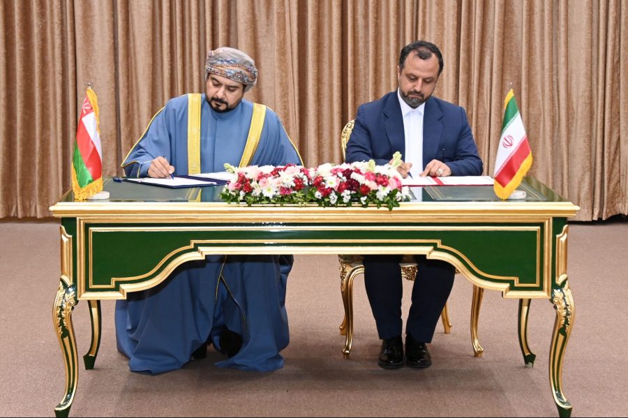 Oman-and-Iran-sign-Memorandum-ofUnderstanding1